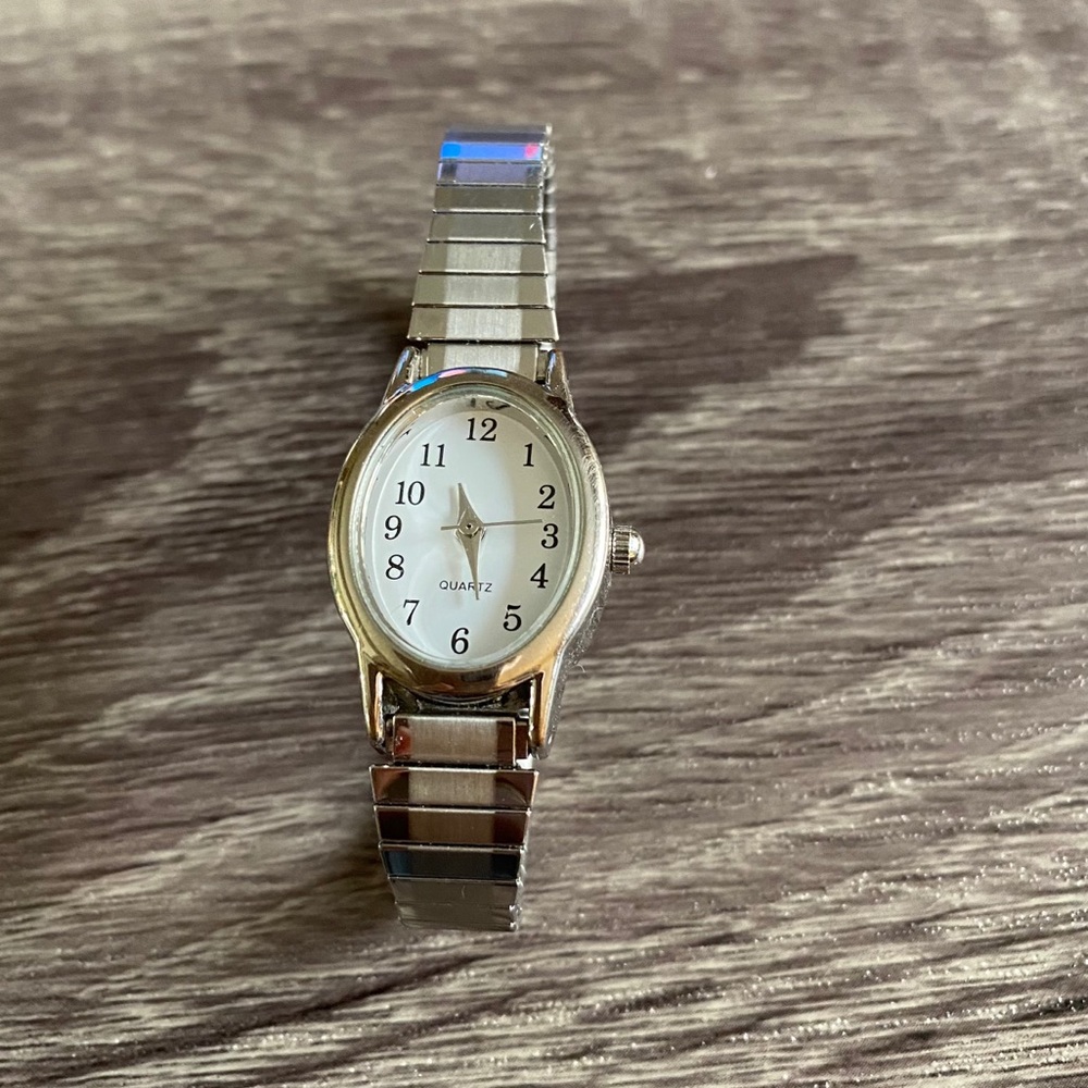 Hadley Roma Silver Oval Stretch Link Band Watch
